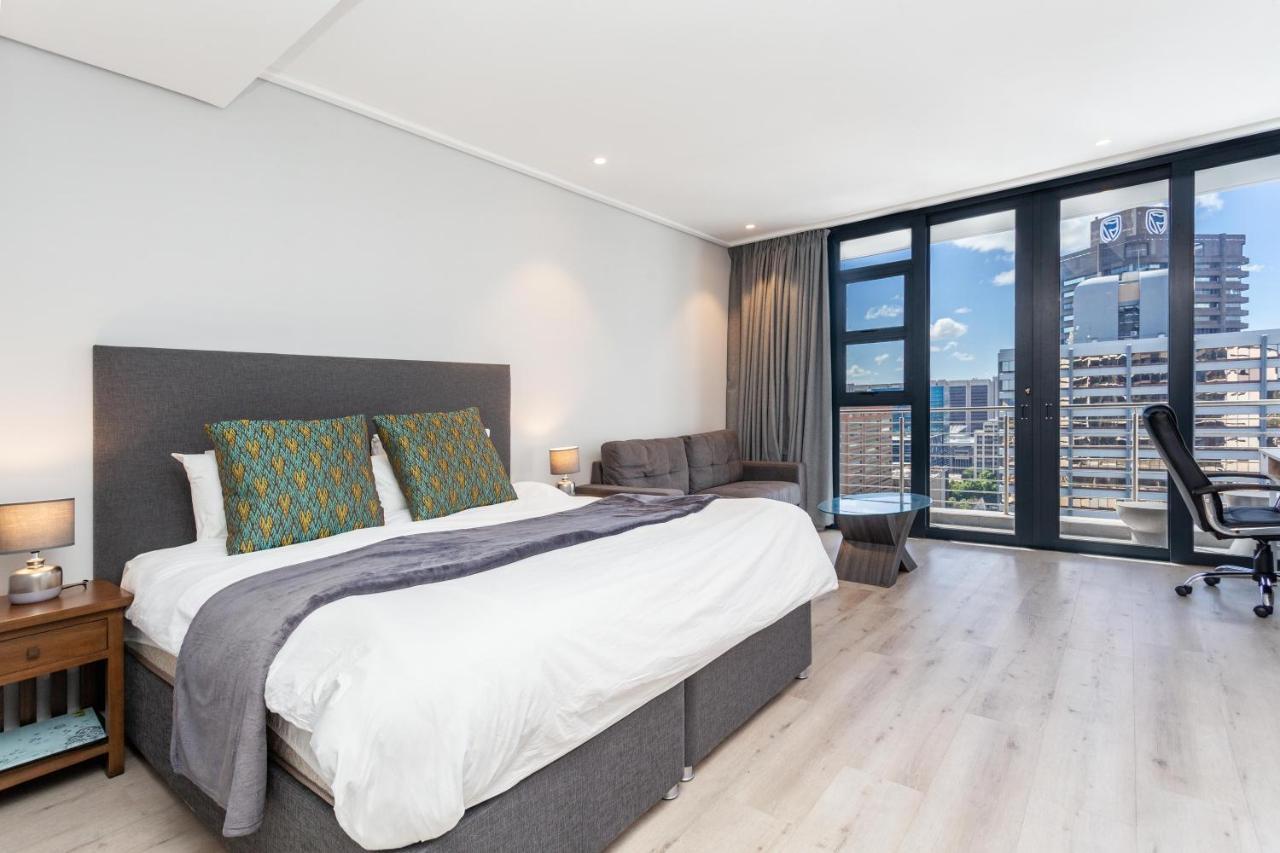 Luxurious 16 On Bree Studio Apartment - Harbour Views Kaapstad Buitenkant foto