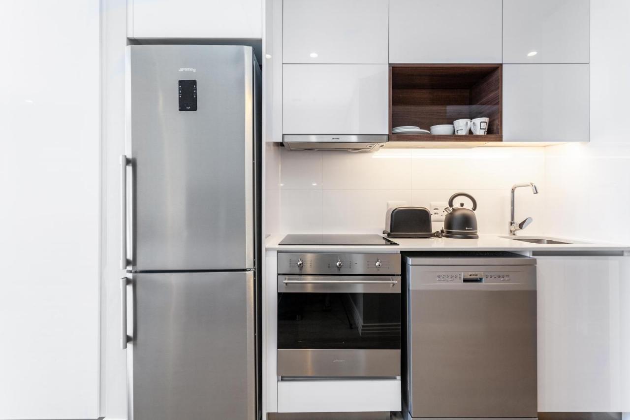 Luxurious 16 On Bree Studio Apartment - Harbour Views Kaapstad Buitenkant foto