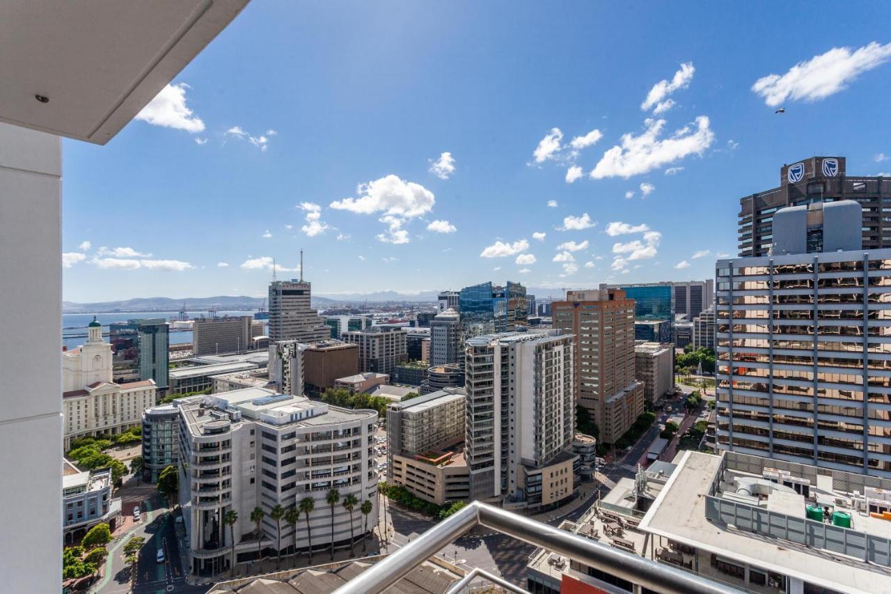 Luxurious 16 On Bree Studio Apartment - Harbour Views Kaapstad Buitenkant foto